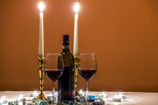 品尝西拉葡萄酒的时候，我们要应注意哪几点呢？