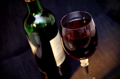 干红葡萄酒开瓶后能放多久？
