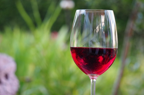 红酒和干红葡萄酒的区别？