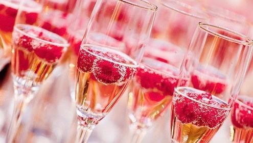 意大利时装品牌杜嘉班纳推出桃红葡萄酒