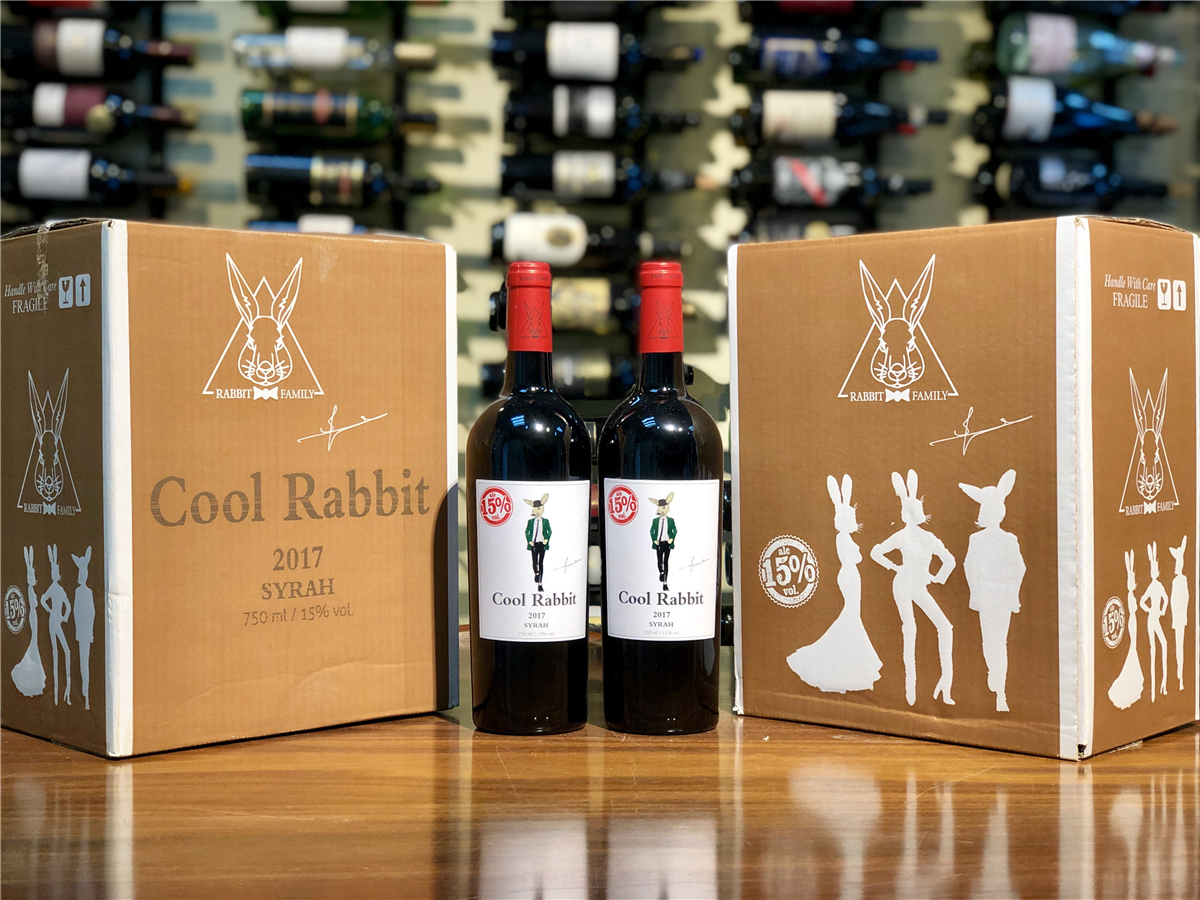 法国博若莱佩尔洛特城堡兔家族-酷帅兔西拉红葡萄酒红酒