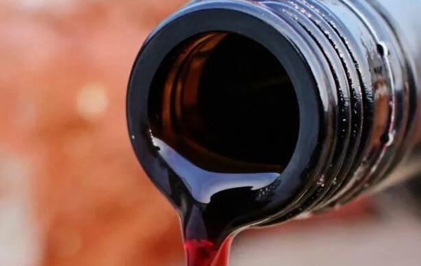 意大利农业部与区议会达成协议，对葡萄酒库存进行蒸馏