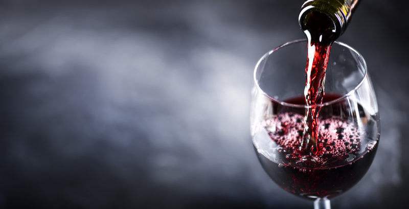 进口葡萄酒数据下滑，国产葡萄酒迎来翻身机会？
