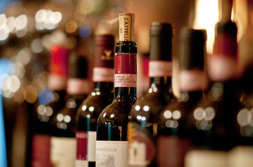 适量饮用葡萄酒可以降低疾病风险