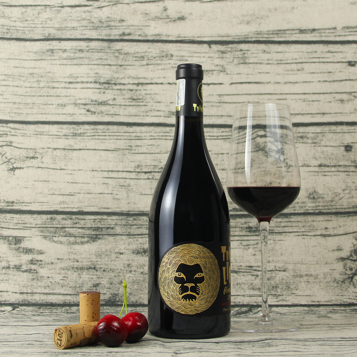 南非黑地历堡酒庄部落金狮品诺塔吉干红葡萄酒