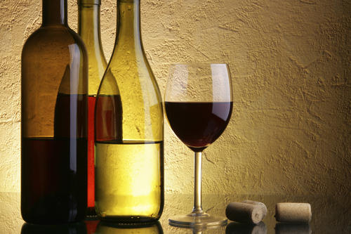 多喝红酒可以美容抗衰老