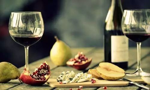 红葡萄酒的口感怎么和美食搭配呢