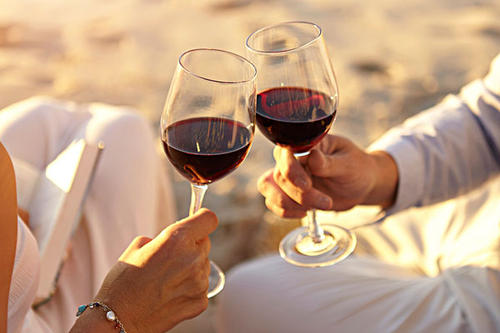 喝葡萄酒有哪些益处 适当饮酒的好处