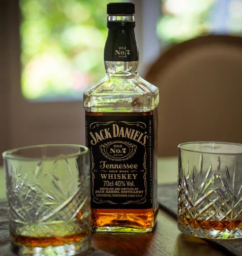 波本威士忌和杰克丹尼有什么区别？