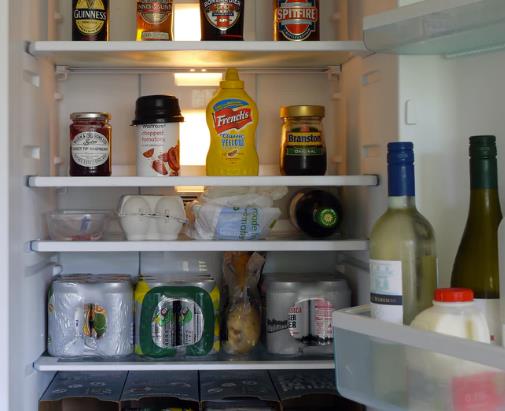 家里冰箱全是酒的图片图片