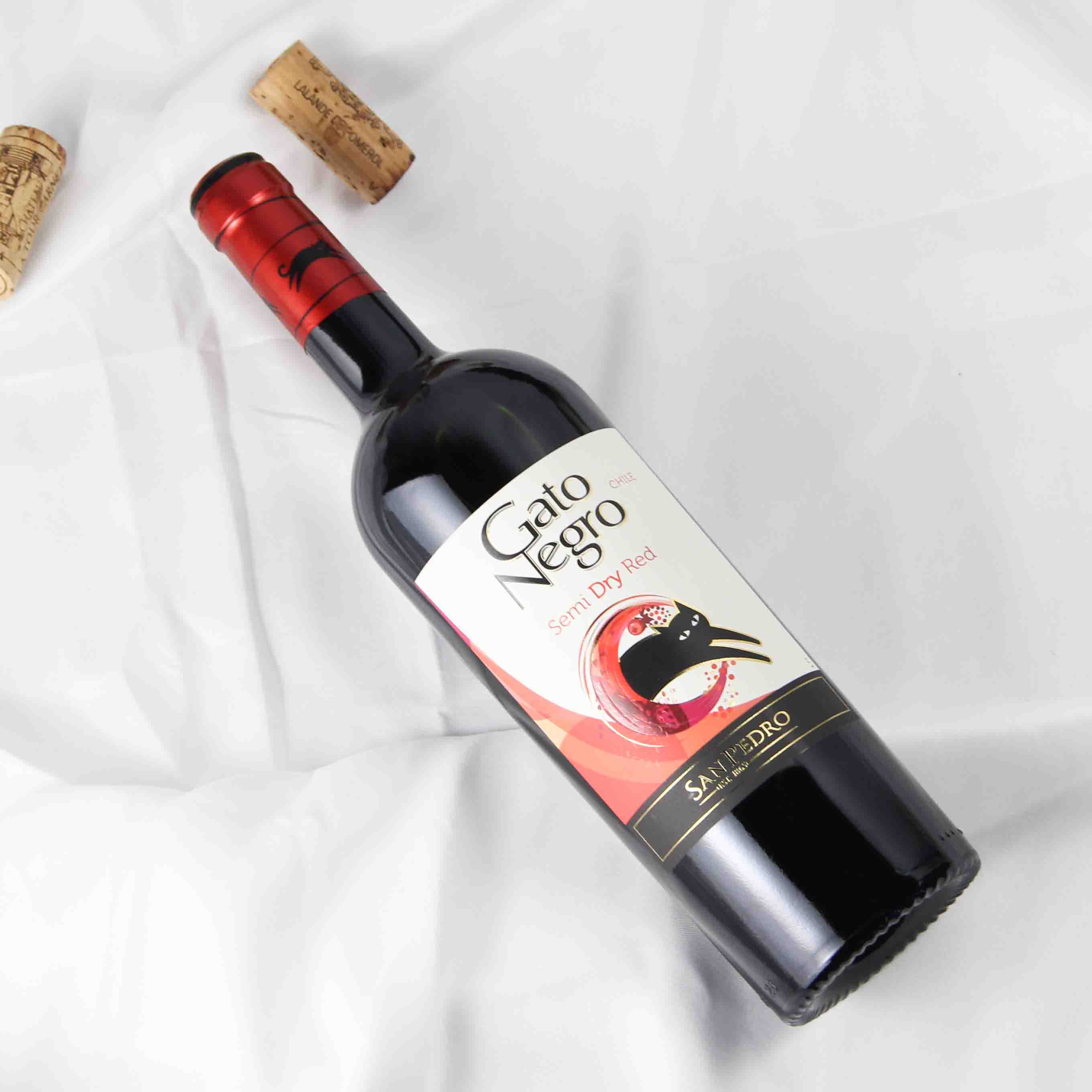 智利中央山谷黑猫半甜红葡萄酒