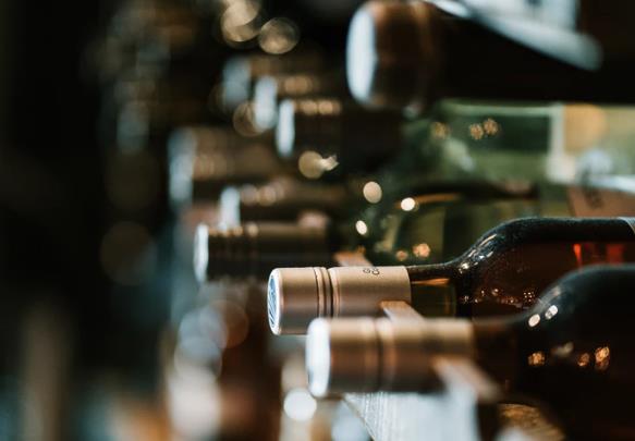 干红葡萄酒的保质期和怎么存放？