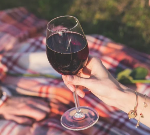 葡萄酒里的不雅物质是什么？