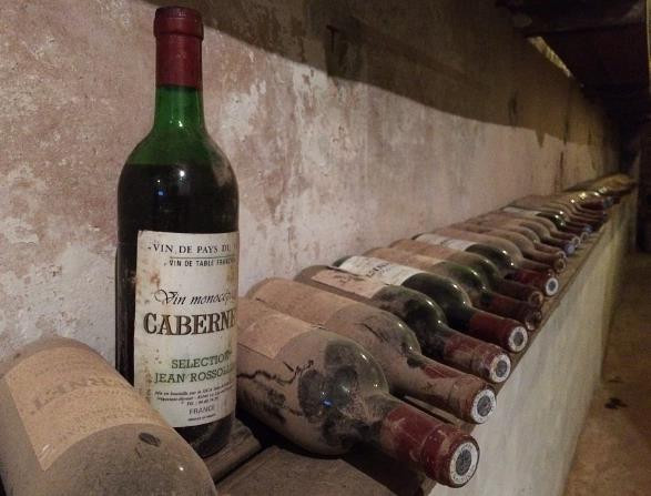 红酒在酒窖里能存多少年？