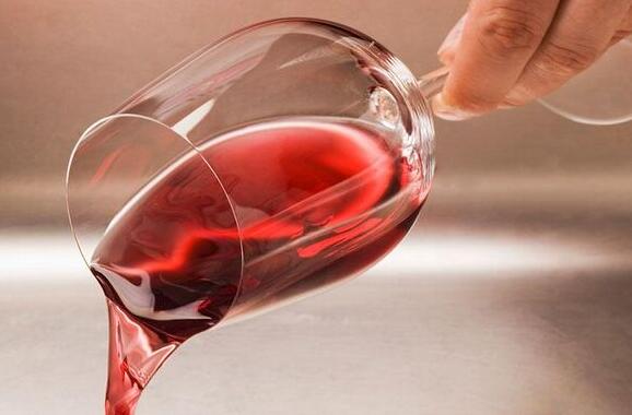 如何判断葡萄酒品牌优劣达成合作关系？