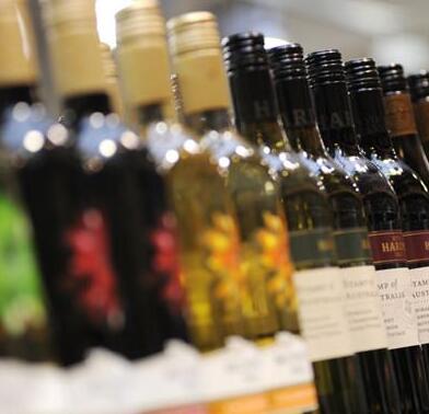 爱尔兰政府实施酒类最低限价措施