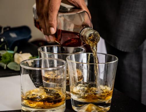 威士忌可以直接喝吗？