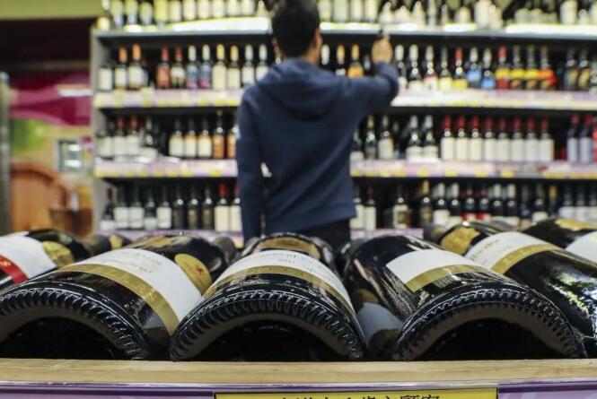 香港葡萄酒市场面临最严重疫情冲击：堂食禁令致销售下降90% | 微酿观察