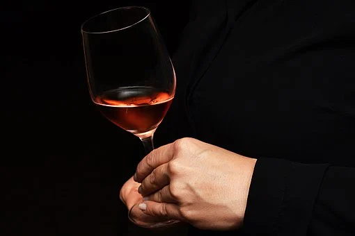 桃红葡萄酒与红葡萄酒的区别在哪里？