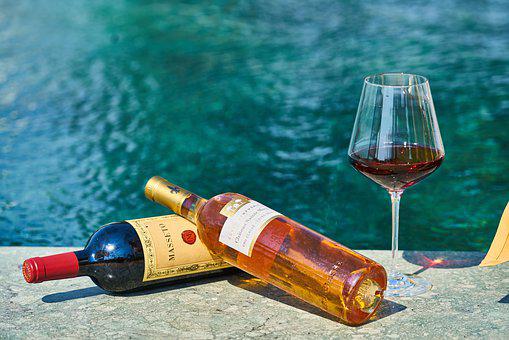 清淡芳香的红葡萄酒有什么特点？