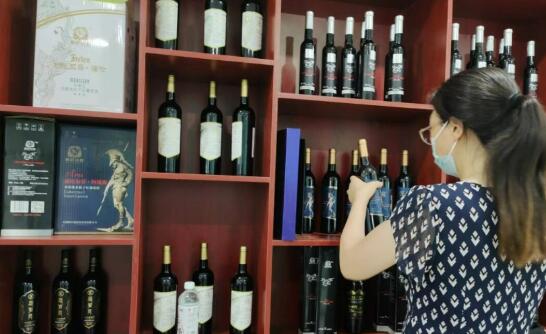 新疆推进邮政快递业服务葡萄酒产业高质量发展