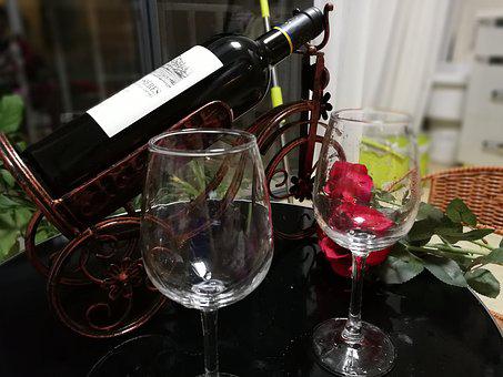 没有葡萄酒冰箱，让一瓶葡萄酒陈酿的最佳方法是什么?