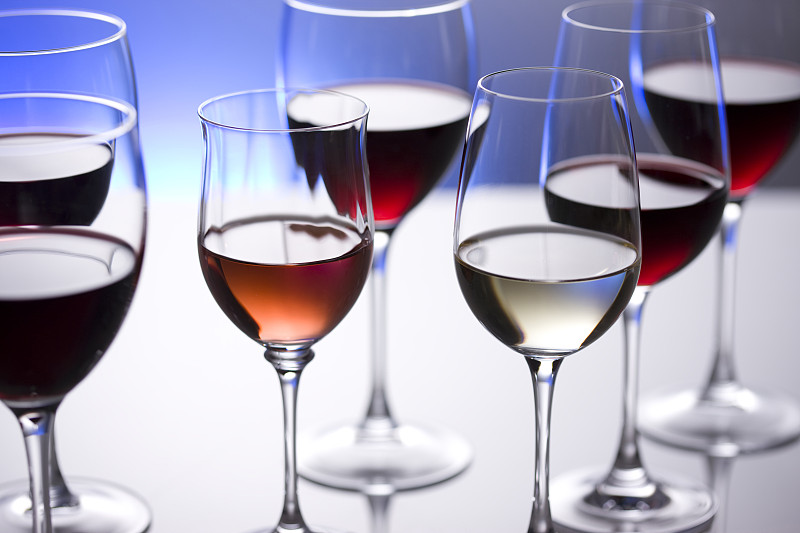 红葡萄酒vs白葡萄酒的三个区别