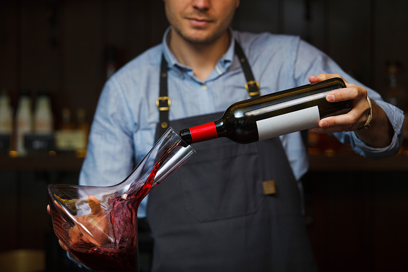 你如何鉴别葡萄酒中的风味？