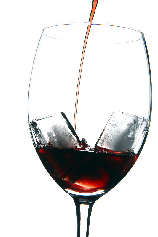 pH值如何影响葡萄酒中的酒精含量？