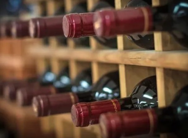 2023年葡萄酒世界疯狂的一年 全球葡萄酒的下降明显